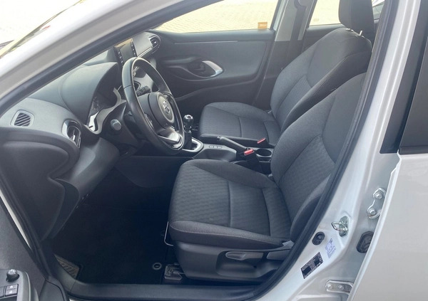 Toyota Yaris cena 68900 przebieg: 66604, rok produkcji 2022 z Raszków małe 232